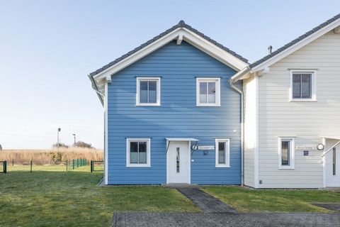 In this two-piece 5-star holiday home in a spacious holiday home area, nothing is left to be desired for a relaxing and unforgettable North Sea holiday. Only about 250 meters from the guarded bathing beach on the green dyke, you will feel right at ho...