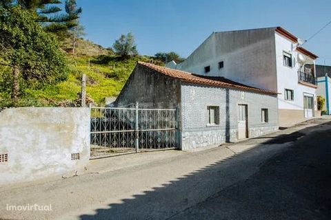 I present you this excellent urban and rustic land, with a total area of 4,735 m², being a large urbanizable area, where an old villa with 77.86 m² is inserted, for total works. Property located in the area of Caixaria, parish of Dois Portos and Runa...