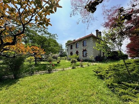 Contactez Delphine BEAURAIN ... Agent Commercial en Immobilier Carte prof no ... FCI Immobilier vous propose cette propriété composée : - d'une maison d'habitation avec entrée, cuisine totalement équipée, salon et séjour ouverts avec cheminée, suite ...