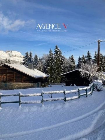 Nestled in the heart of the mountains at an altitude of 1100m and on the outskirts of Combloux, this authentic alpine chalet has been restored using ancestral Savoyard methods. This chalet is a charming retreat for those looking to embrace the mounta...