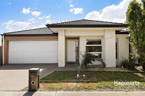 Discover the epitome of modern living in one of Mickleham's rapidly growing estates, perfectly neighboring the vibrant community of Craigieburn. Tailored for first-time home buyers and those seeking a quality lifestyle, this upgraded residence offers...