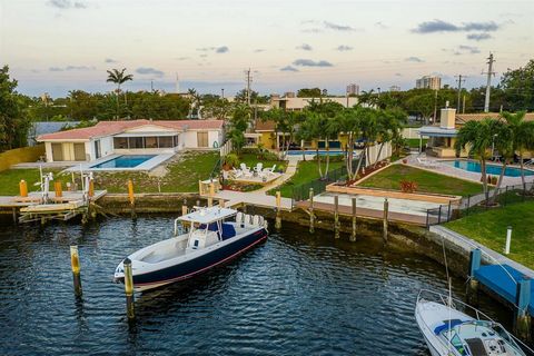 États-Unis - Floride - Pompano Beach - Maison - À vendre - 4 chambres - 2 salles de bains - 1,915 SqFt - Dressing - Garage automatique - Lave-vaisselle - Machine à glaçons - Micro-ondes - Cuisinière électrique - Réfrigérateur - Détecteur de fumée - M...