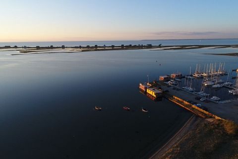 El alojamiento perfecto para sentirse bien y relajarse: una casa flotante amueblada y climatizada de primera clase en la playa del Mar Báltico en Heiligenhafen/Ortmühle.