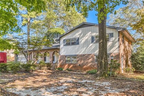 Step into a welcoming home that perfectly suits families seeking comfort and value. Recently refreshed, this residence features a spacious layout that makes daily living enjoyable. The inground pool offers a fun retreat right in your backyard—a perfe...