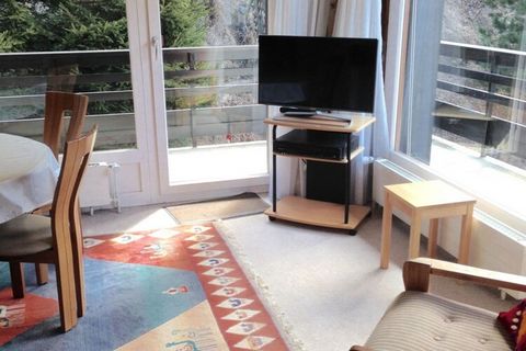 COMBYRE – APARTMENT C 035 Enjoy this charming holiday apartment in Veysonnaz, Switzerland, with mountain views, accommodating up to 6 guests. MOUNTAIN VIEW – WIFI – TELEVISION – FIREPLACE – PARKING YOUR ACCOMMODATION Comfortable 3* apartment (42 m²) ...