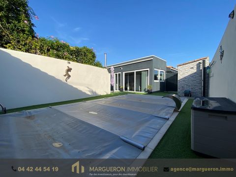 MARGUERON IMMOBILIER vous propose à la vente cette villa contemporaine d’architecte, proposée par Sébastien Massot de l’agence Margueron Immobilier. Située en impasse, cette maison de plain-pied de 150 m2 est pensée pour offrir un confort et une élég...