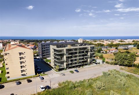 Building in Santa Marinha, Vila Nova de Gaia, has the ideal location for those looking to live in a relaxed environment close to the sea, but at the same time does not give up being close to all services, shops and connections to the main access poin...