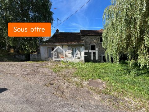 En exclusivité, Marine POILLOT, votre conseillère SAFTI vous présente cette charmante maison à rénover entièrement, nichée sur un terrain arboré d’environ 1091 m², offrant une vue imprenable. Idéalement située dans un hameau paisible et proche de tou...