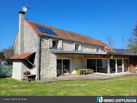 Fiche N°Id-LGB150458 : Boussac, secteur Dans un hameau., Maison avec piscine d'environ 170 m2 comprenant 6 piece(s) dont 4 chambre(s) + Terrain de 2051 m2 - Vue : Vue d?gag?e ? l'arri?re . - Construction Pierres de pays - Equipements annexes : jardin...