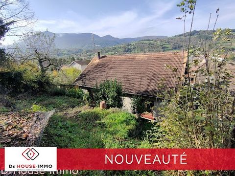 Je vous propose une maison de 147 m² avec 5 chambres pour une grande famille ou investisseurs. Possibilité de réaliser 3 appartements dans le beau village de Saint Jean en Royans. Cette maison s'élève sur trois niveaux. Au premier niveau en entrée se...