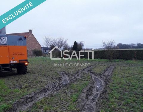 Situé dans la charmante commune de Vieille-Église (62162), ce terrain de 739 m² offre un cadre de vie paisible et convivial. Idéalement placé à seulement 2 minutes des axes routiers, il bénéficie d'une localisation stratégique facilitant les déplacem...