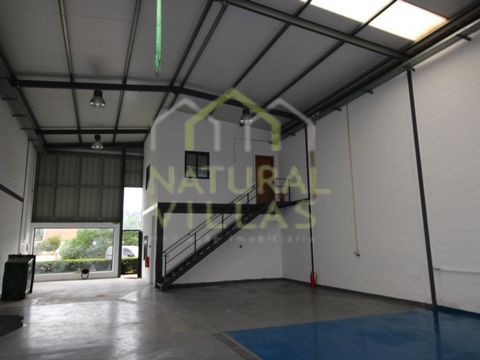 Industrial storage space of 7 meters of ceiling height and with easy access to the A22 and Faro Airport. This large-scale industrial warehouse is located in the industrial area of São Brás de Alportel, offering an ideal space for commercial and indus...