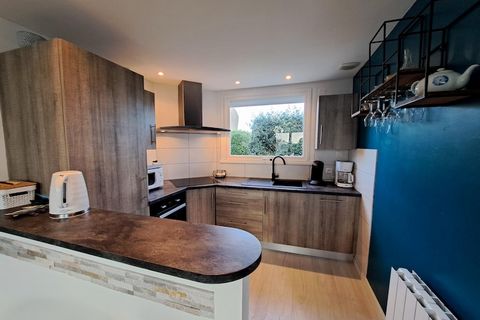 Modern and comfortably renovated holiday home with a spacious terrace area near fantastic coastal landscapes. The highlight: the 5-person whirlpool, which is heated all year round and framed by the huge rocks that are so typical of the region! The bi...