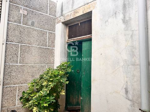 PUGLIA - SALENTO - POGGIARDO Nel cuore di Poggiardo, proponiamo in vendita antica casa semi indipendente di circa 70 mq, con piccolo scoperto. L'immobile è caratterizzato dalle tipiche volte a stella ed è anticipato da una corte comune che ci accompa...