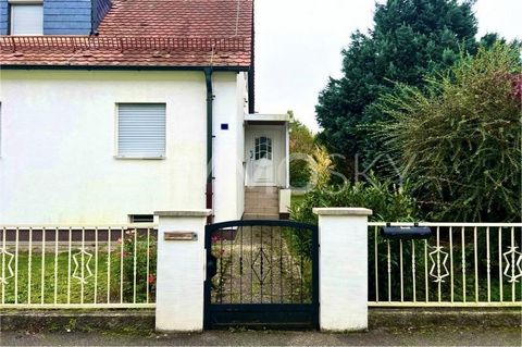 Sanierungsfall mit Familienanschluss! Charmante Doppelhaushälfte in Zerzabelshof Dieses Reihenendhaus aus dem Baujahr 1932 liegt in ruhiger Lage des begehrten Stadtteils Zabo. Die Immobilie bietet ca. 90 m² Wohnfläche auf zwei Etagen und eine gedämmt...