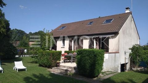 Near BELLEGARDE, sector of QUIERS S/BEZONDE, pavilion on a total compartmentalized basement in good condition (refreshment to be expected) including a beautiful double living room with insert fireplace, a fitted kitchen, a back kitchen/laundry room, ...