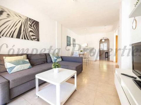 ¡Descubre tu nuevo hogar en el encantador barrio de Chimeneas de Nerja! Este acogedor apartamento en planta baja es la elección perfecta tanto para vivir todo el año como para invertir. Situado a un corto paseo de la famosa playa de Burriana, podrás ...