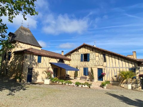 Rare et remarquable, proche de Lupiac, belle propriété située au bout dun chemin privée entourée de 22 hectares de terres, bois et lac. Cette propriété est actuellement utilisée pour le tourisme équestre. Le bâti se compose : - Dune belle maison Gasc...