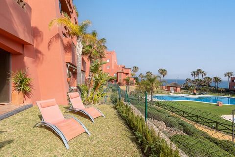 The exterior of the property is ideal to enjoy the southern climate. In the well-kept communal gardens you will find a shared salt pool, with dimensions of 28 x 10 m and a depth range between 1 and 2.8 m that will be ideal for cooling off on the hott...