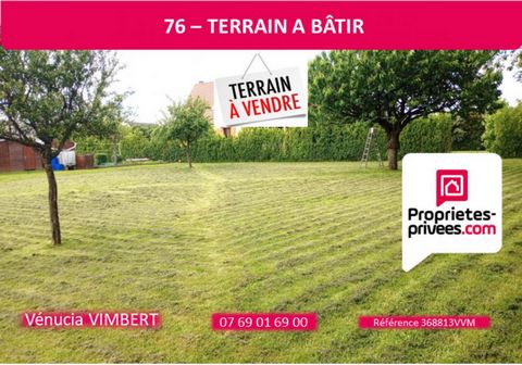 A Buchy, commune attractive à 15 min de Forges-Les-Eaux et 30 min de Rouen. Vénucia VIMBERT vous propose, un terrain constructible de 968 m² entièrement clôturé. Située dans un lotissement calme et paisible cette parcelle est viabilisée EDF/EAU/Télép...