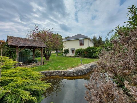 Située à Fondettes, dotée d'une surface habitable de 140 m², cette maison est composée de 5 pièces, dont 3 chambres. Elle compte également une véranda avec un insert, deux toilettes, une salle d'eau et une salle de bain. Ses espaces offrent de multip...