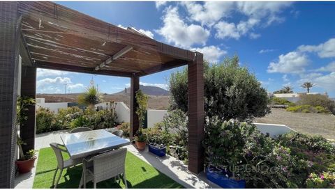 This two-storey detached villa is situated in a serene rural environment in Teguise, offering a peaceful and tranquil living experience. Due to its elevated situation, the property offers spectacular panoramic views over the island: The nearby Santa ...