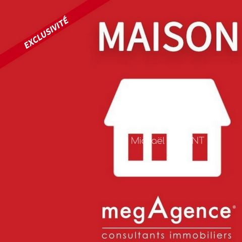 Megagence vous propose cette maison de 110 m² située à seulement 10 minutes de Laval, sur la commune du Genest-Saint-Isle. Le tout sur une parcelle de 300 m². Ce bien offre au rez-de-chaussée : Un salon-séjour avec cuisine ouverte de 50 m² (accès à l...