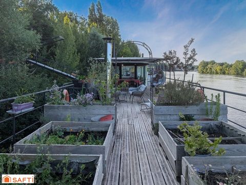 Péniche d'exception 200 m² au pays des Impressionistes, toujours navigante.