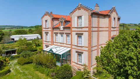 Élégante Maison de Maître de 612 m² sur 5 hectares de terrain  Proche Monestiés, au nord du Tarn