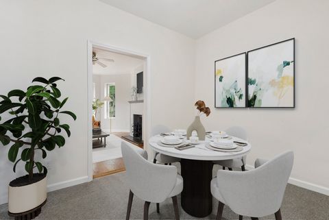 Bienvenue au 440 Miller Avenue, une charmante maison de ville au cœur de l’est de New York, à Brooklyn. Que vous soyez à la recherche d’un investissement intelligent ou de votre maison pour toujours, le 440 Miller Avenue présente une opportunité exce...