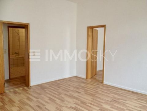 +++Bitte haben Sie Verständnis, dass wir nur Anfragen mit VOLLSTÄNDIGEN persönlichen Angaben (komplette Anschrift, Rufnummer und E-Mail) beantworten werden+++ Die angebotene 2-Zimmer-Wohnung befindet sich in einem gepflegten Altbau aus dem Jahr 1923 ...