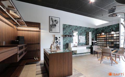 Superbe espace commercial, murs et fonds de commerce de 630 m2 dans les Landes