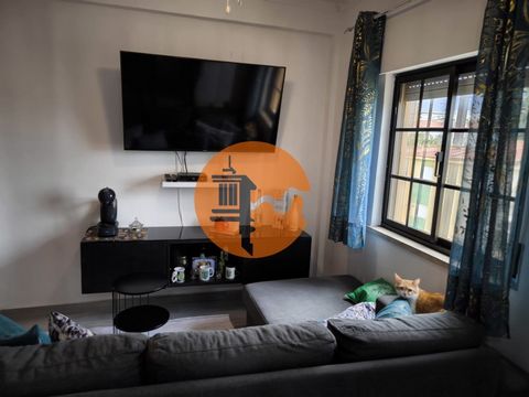 3-Zimmer-Wohnung - Zwei Bäder - Dachgeschoss - in Vila Real de Santo António - Algarve 3-Zimmer-Wohnung in der Nähe von Lidl, in Vila Real de Santo António, Algarve. Die Wohnung kann möbliert verkauft werden. Wohnung mit Balkon. 3. und oberste Etage,...