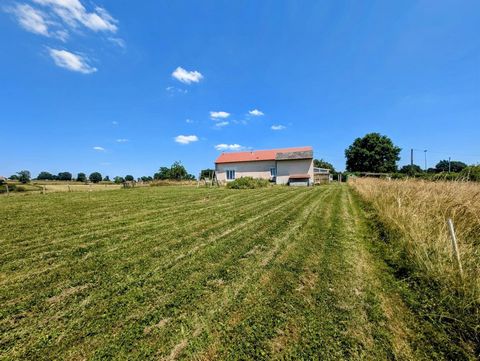 Maison en pierre avec terrain de 4300 m² – Bourbon-Lancy