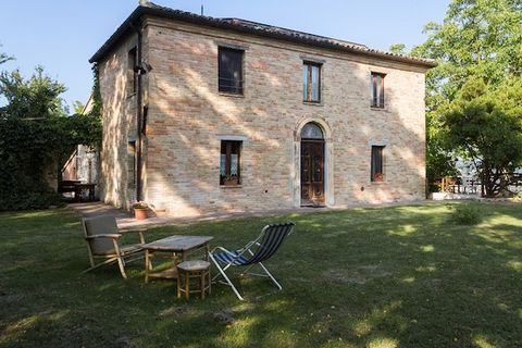 6-bedroom renovated period stone house, currently used as an Agriturismo with a well known restaurant. PRICE REDUCED FROM €700,000 for QUICK SALE! PRICE REDUCTION: From €700,000 to €520,000 The typical brick built countryhome is on two floors and con...