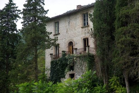 A complex made of 18 rooms on four levels is surrounded by 4 hectares of land with secular oaks. SOLD! A complex made of 18 rooms on four levels is surrounded by 4 hectares of land with secular oaks. The building is made of stone and bricks; the roof...