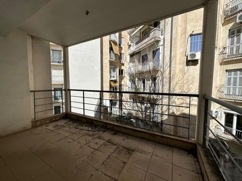 Exarchia, near the square a mixed-use building built in 1999 Property analysis: Plot 490.40sqm B. Basement 490.40sqm A. Basement 433.4sqm Ground floor (store 277.9sqm) E / Floor 177.6sqm A. floor 277.9sqm (offices) B. floor 261sqm C. floor 261sqm D. ...