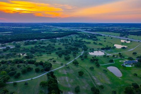 Majestic Ranch with Breathtaking Views for Miles. The High-Country Split Oak Ranch set in the Heart of Texas is 293 Acres of Pure Country Perfection that promises to sweep you off your feet from the moment you enter the front gate. Between the Serene...