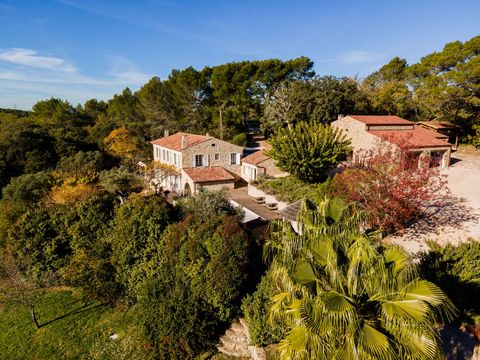 Just 4 km from the centre of a Var village with magnificent view over the valley, we invite you to discover this Provencal jewel, nestling in 20 hectares of preserved nature, where the fragrance of the pine trees mixes with the Mediterranean breeze. ...