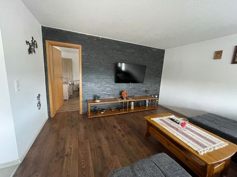 Spacious ground floor apartment in Hochsauerland. Ideal location for a longer stay. The nature and the many recreational opportunities in the area both in winter (ski resorts) and in summer (forest walks) offer the ideal balance from the stressful wo...