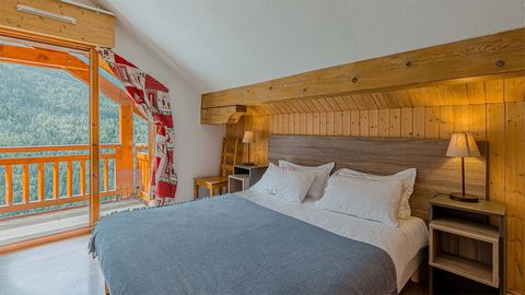 In the heart of the Alps, in the land of the Sybelles, opposite the beautiful Aiguilles d'Arves, Saint Sorlin d'Arves, a traditional village resort offers grandiose landscapes and a whole range of activities for the most exciting summers! Les Fermes ...