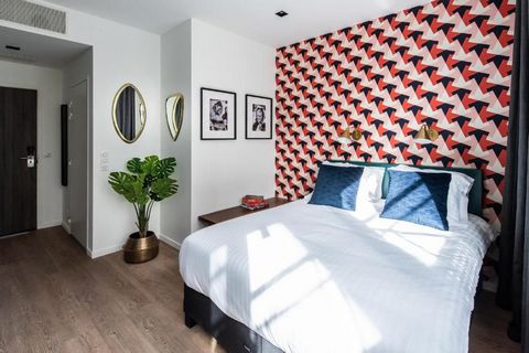 If you start feeling like a film star from the early days of the French cinema as soon as you check-in in this apartment, don’t be surprised - you might be onto something. Until a short while ago, the building belonged to a French company that develo...