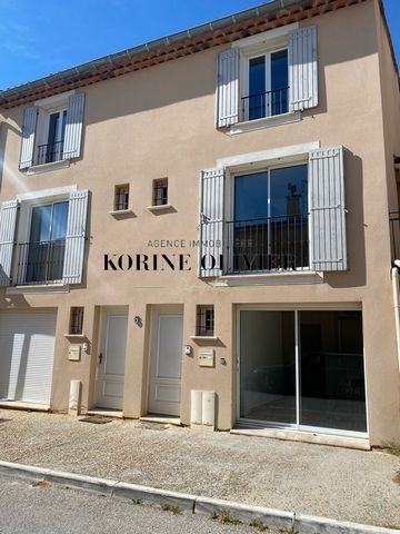 Village house composed of two apartments in the heart of Coudoux House in the center of the village, close to schools and shops on foot. Located in a very quiet street this house renovated completely in 2008 offers a surface of 100 m2. It consists on...