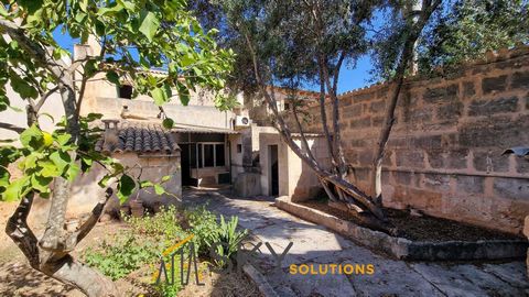 Sky Solutions comercializa esta increíble casa de pueblo ubicada en el gran pueblo de Campos, a 15 minutos de ES TRENC. ¡Descubre esta encantadora casa de pueblo en una ubicación privilegiada! Esta espaciosa propiedad se encuentra en una calle rodead...