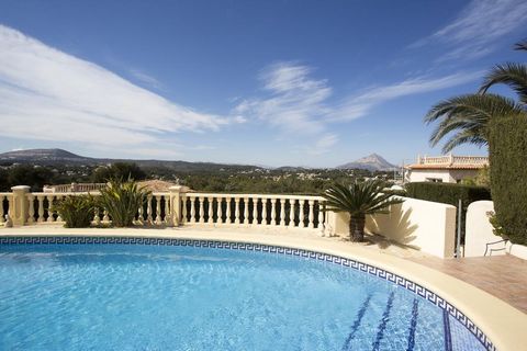 Large and comfortable villa in Javea, on the Costa Blanca, Spain with private pool for 6 persons. The house is situated in a residential beach area. The villa has 3 bedrooms and 3 bathrooms, spread over 2 levels. The accommodation offers privacy, a b...