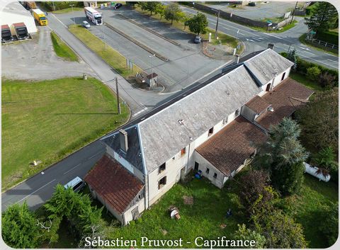 Dpt Dordogne (24), à vendre proche Thiviers maison P22 de 642 m²- 12 chambres - Terrain de 2 717,00 m² - Salle de 160m2