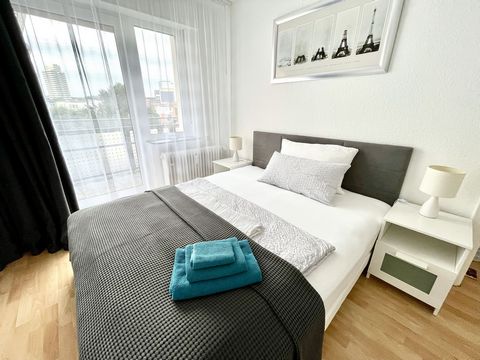 The penthouse apartment in Kaiserslautern, occupying approximately 592 square feet on the 4th floor of a multi-family house (as per American floor numbering), offers comfort and tranquility. It comprises a bedroom, kitchen, living room, dining room, ...