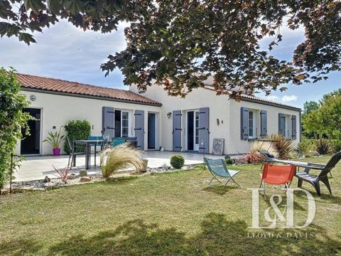 This house of 128 m² + outbuildings, awaits you on 1611 m² of land in Rioux, a small town located 10 km from Gémozac and 15 km from Saintes. Almost entirely on one level, very well maintained, it is easy to live in: a warm living room with fireplace/...