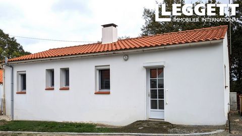 A25621ALT85 - This tidy house, currently let successfully as a gite comes with the option to buy with neighbouring 3 bedroom property with its land of 942 m² ref. A25428ALT85. A well presented 1980's 2 bedroom 80m² bungalow on land of 914m², only 2.5...