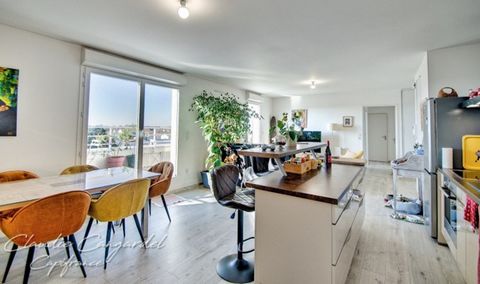 Dpt Charente Maritime (17), à vendre LA ROCHELLE appartement T4 de 88 m²